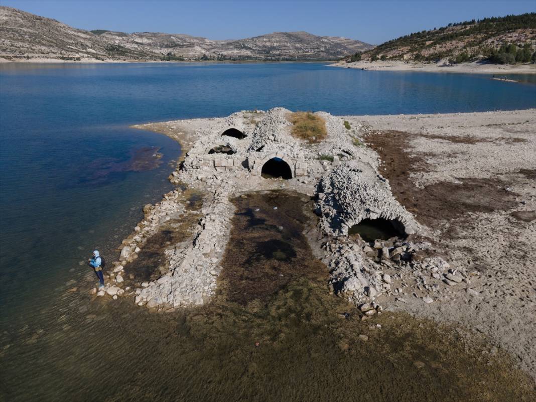 Barajda su çekildi, Selçuklu hanı ortaya çıktı 10