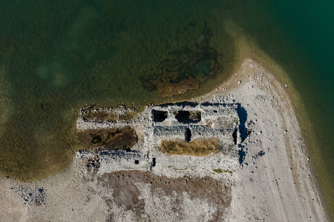 Barajda su çekildi, Selçuklu hanı ortaya çıktı 4