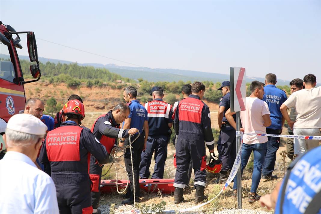 Denizli'de uçuruma yuvarlanan otomobildeki 4 kişi öldü 3