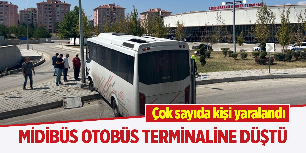 Burdur'da kaza! Midibüsteki 15 kişi yaralandı